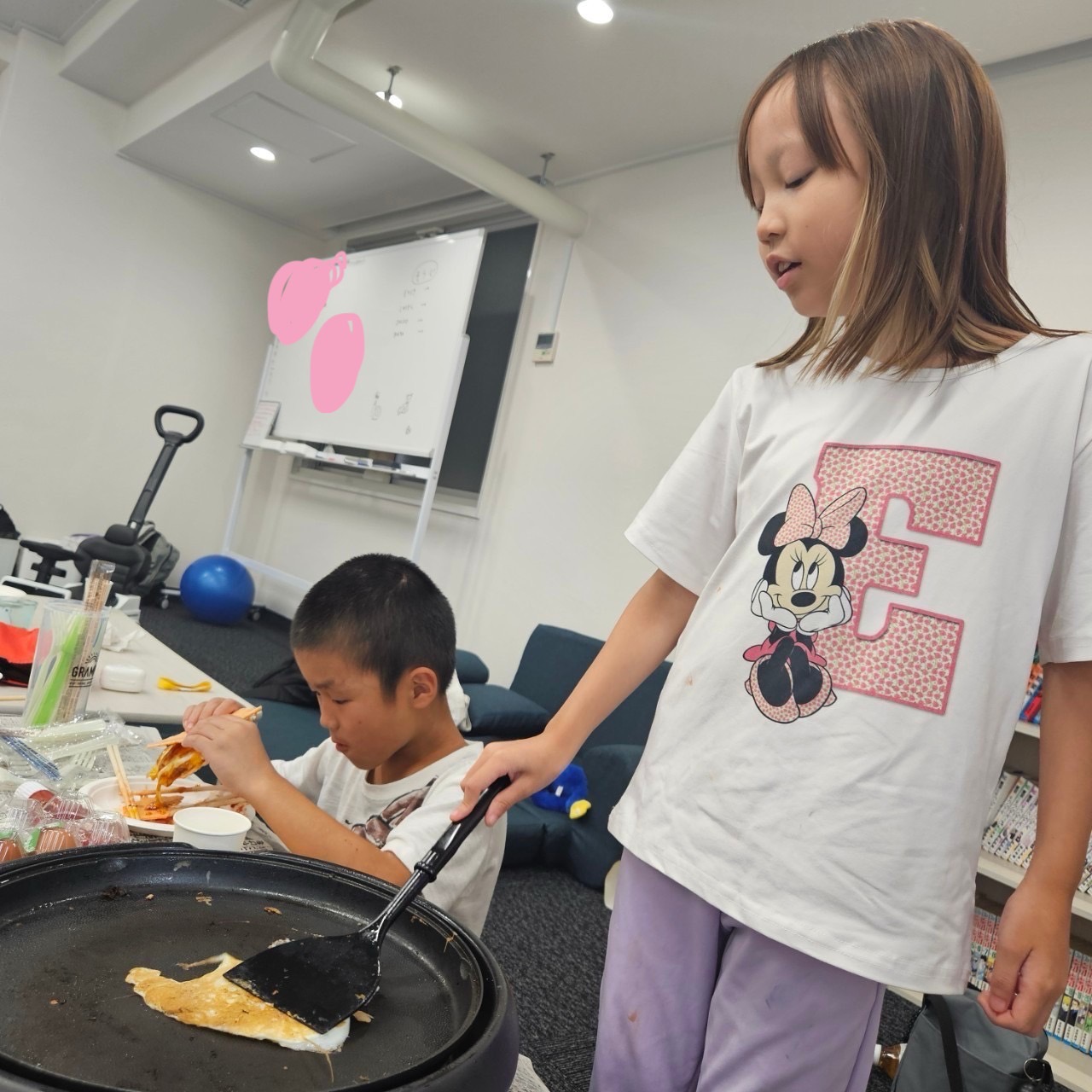 大阪市浪速区の放課後等デイサービスオハナピース大阪日本橋のクッキング、水まんじゅう作り、バター作り、かき氷作り、うどん作り、プリン作り、ミルクセーキ作り、フレンチトースト作り、夏祭り